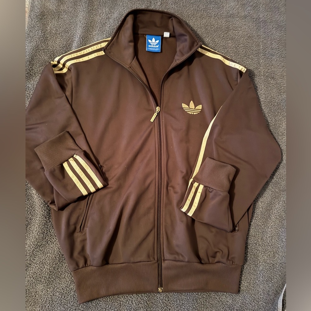 Men’s Adidas medium track jacket brown